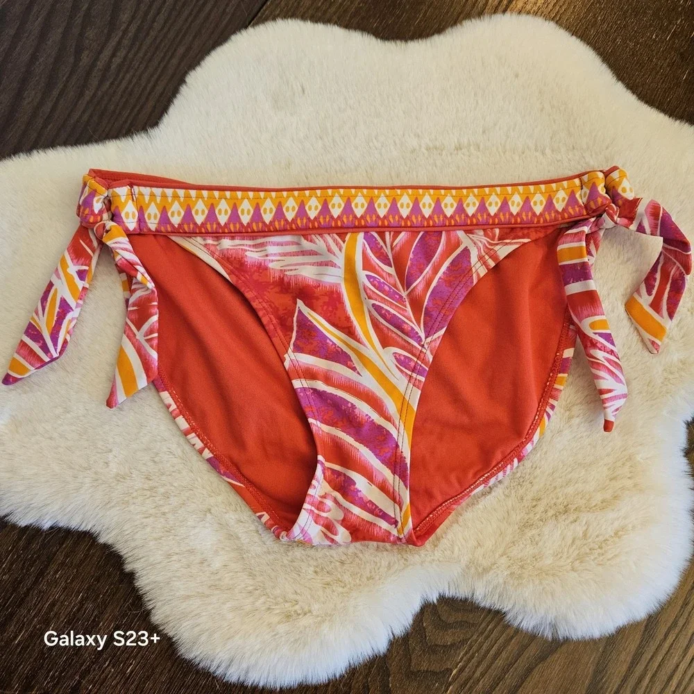 Leilani Bikini Y2K Set L‎ Top 8 Bottom Tropical V-Wire Halter Swimwear 2010 NWOT